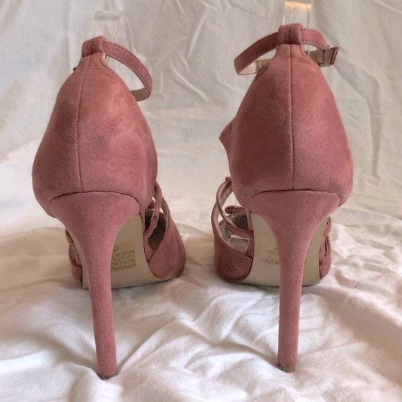 JOURNEE COLLECTION “Suede” Strap-Front Pumps (7.5M) - Picture 5 of 15